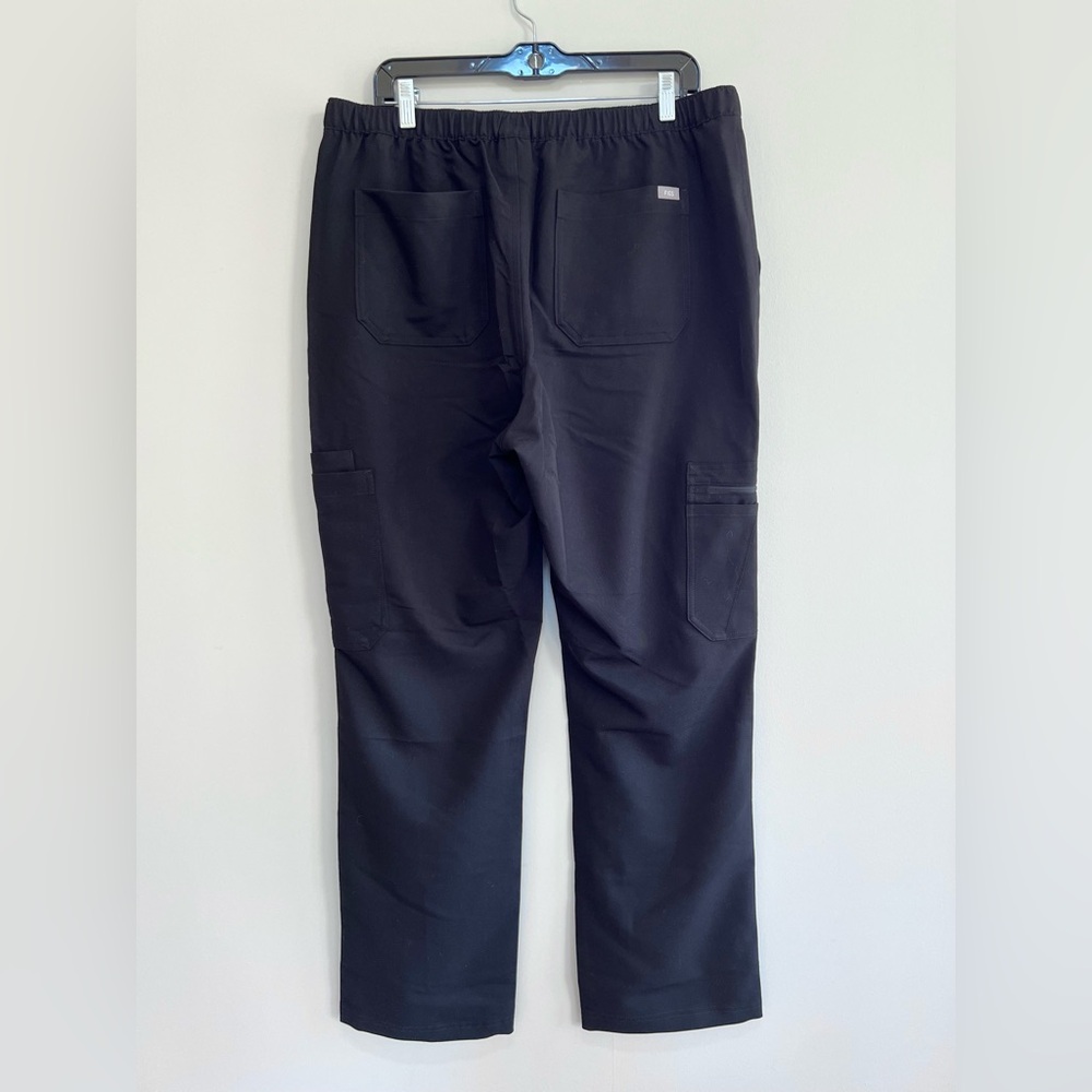 FIGS NWT Cairo Men's Zip Fly Cargo Scrub Pants in Black, size XL/T - Picture 3 of 11